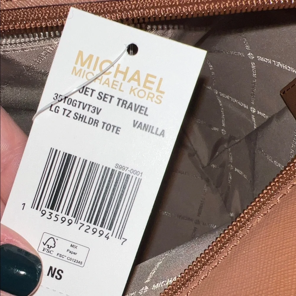 NWT Michael Kors Jet Set Travel Large Shoulder Tote Vanilla - Picture 14 of 15